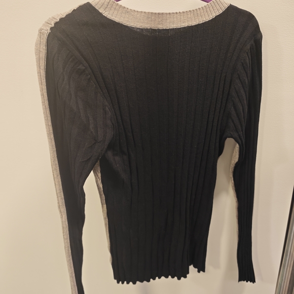 Ribbed Gray Sweater - Picture 2 of 2